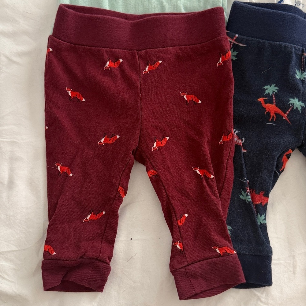 Assorted Baby Onesies and Pants Set 3-6 months - Picture 2 of 10